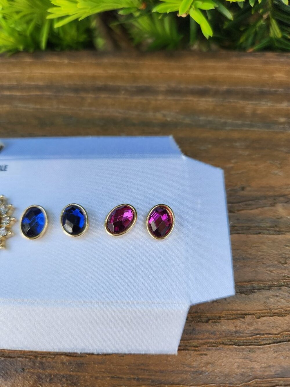 Interchangeable Gold-tone colored stone stud EARRING SET - 5 pairs - Picture 5 of 11